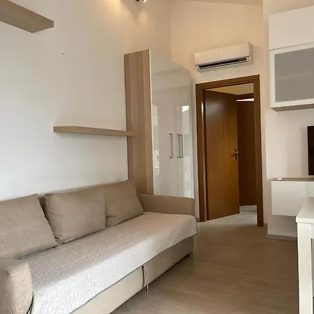 Kibilu - Bilocale Con Piscina Parcheggio Vicinanze Maggiore Brebbia