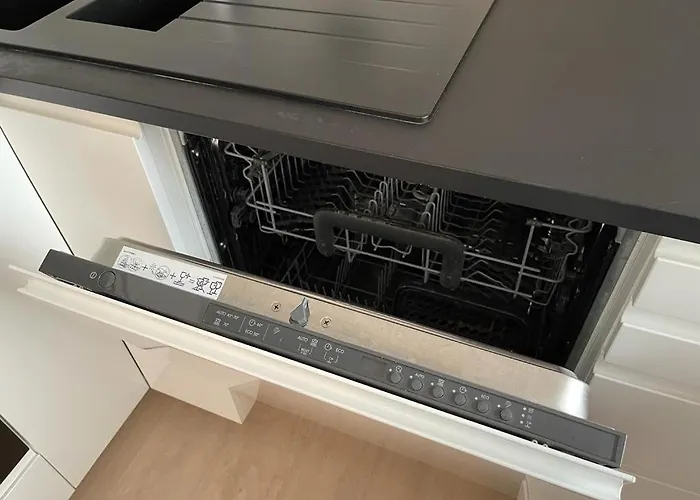 Kibilu - Bilocale Con Piscina Parcheggio Vicinanze Maggiore Apartamento